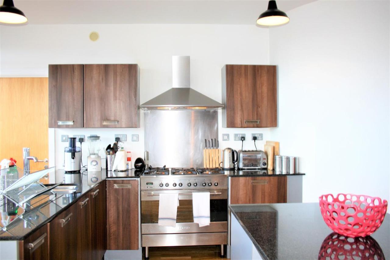 Funky Urban Two Bed Flat In The Heart Of