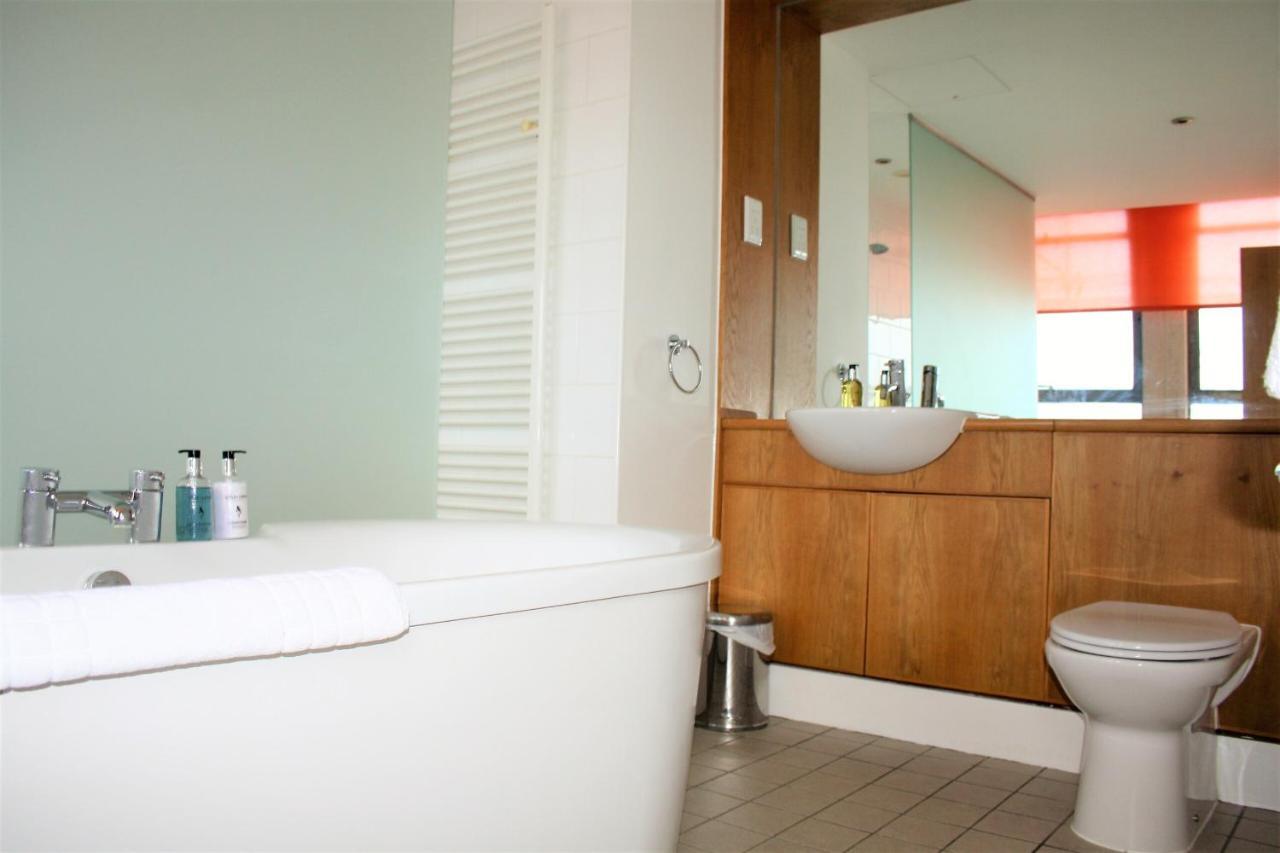 Funky Urban Two Bed Flat In The Heart Of Apartment